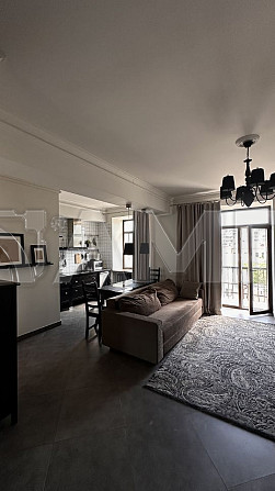 Продается 1-комн. квартира, 40 м² 4/5 этаж Красноярск - изображение 1