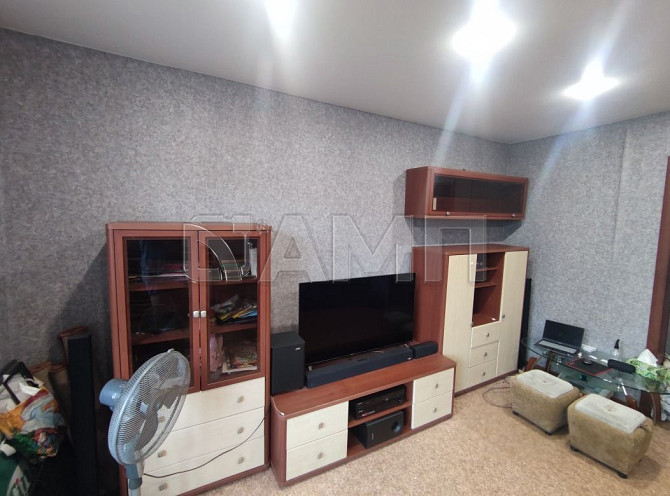 Продается 1-комн. квартира с мебелью, 38 м² 3/9 этаж Красноярск - изображение 2