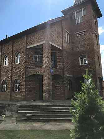 Продается 3-этажный коттедж, 580 м² 14 соток Красноярск